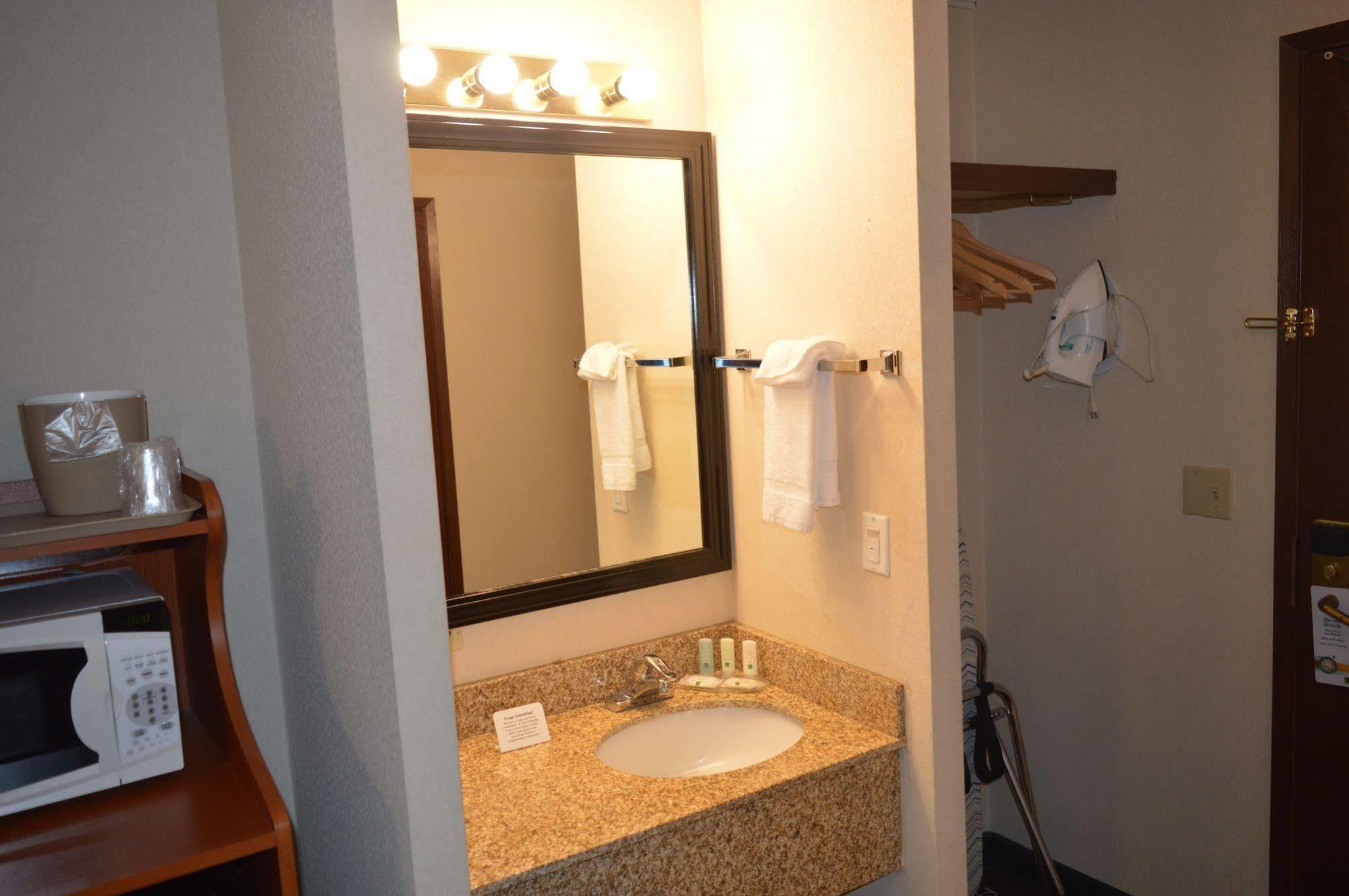Quality & Olympia Hotel 2*